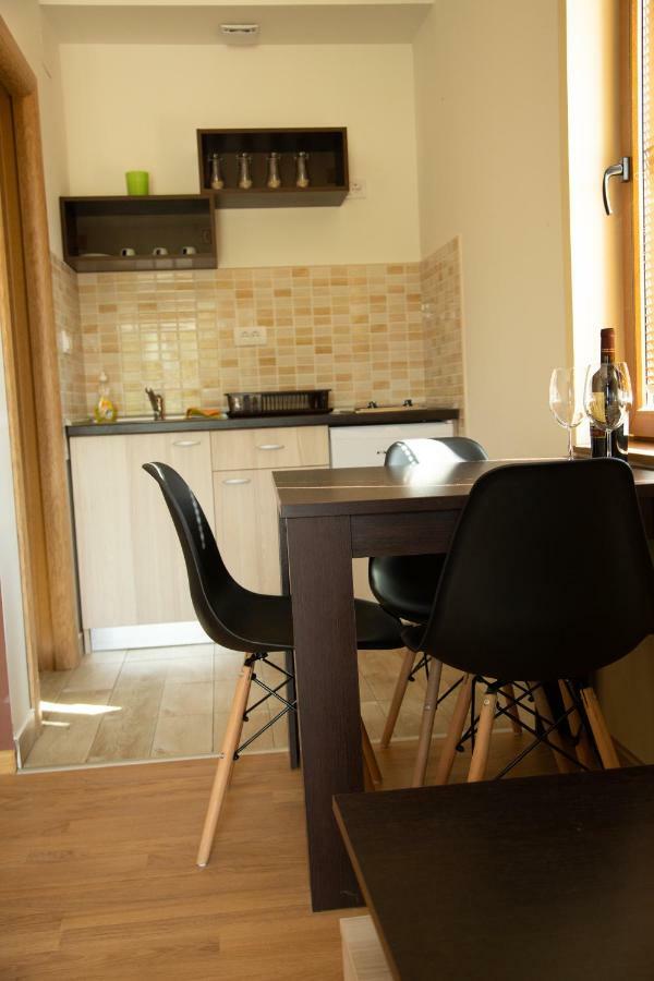 Apartmani Borova 2 Veliko Gradište Esterno foto